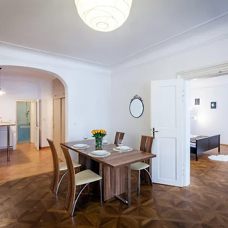 Appartement St. Nicholas Church View Apts *