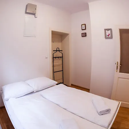 Appartement St. Nicholas Church View Apts *